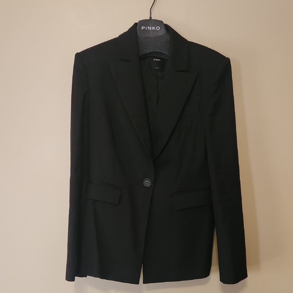 Pinko Classic Black Blazer